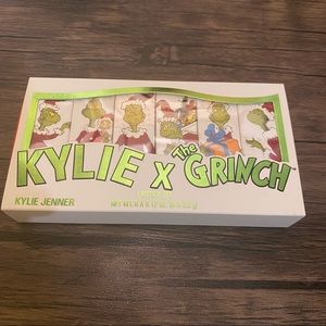 Kylie cosmetics X GRINCH collection Lipstick set